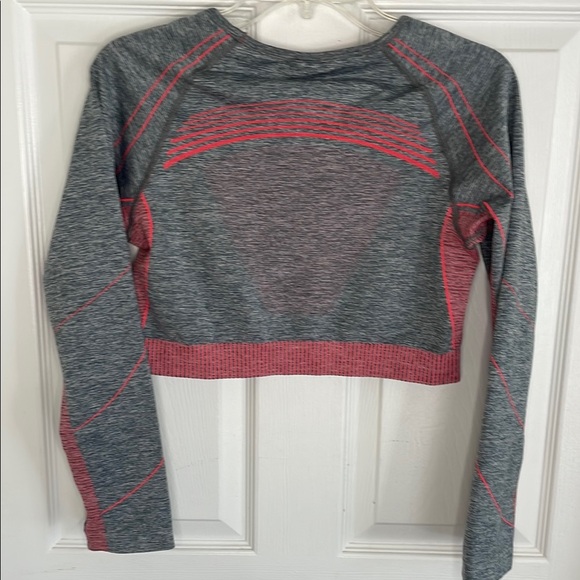 Gymshark Gray and Red Raglan Long Sleeve Crop Top - Picture 4 of 4